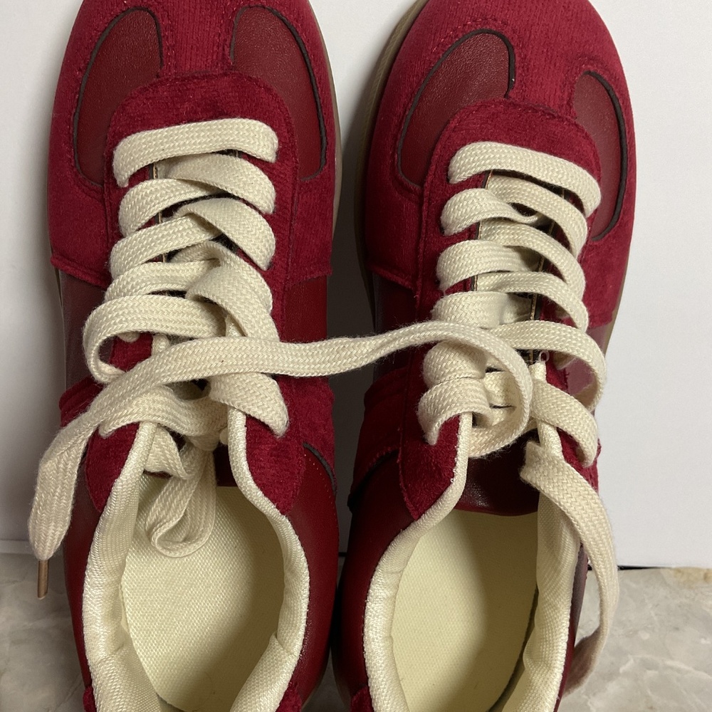 Shoes - Picture 4 of 4